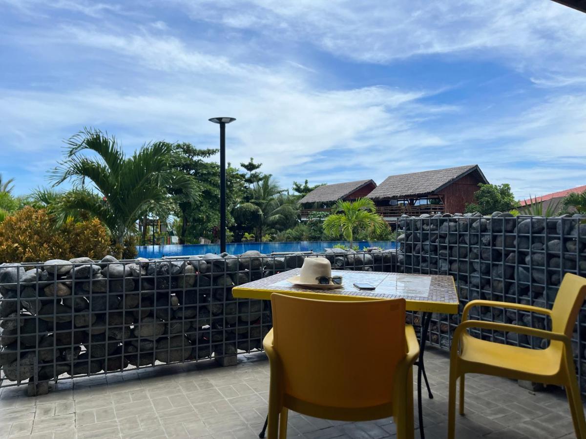 Vistapaloma Beach Resort Odiong 外观 照片